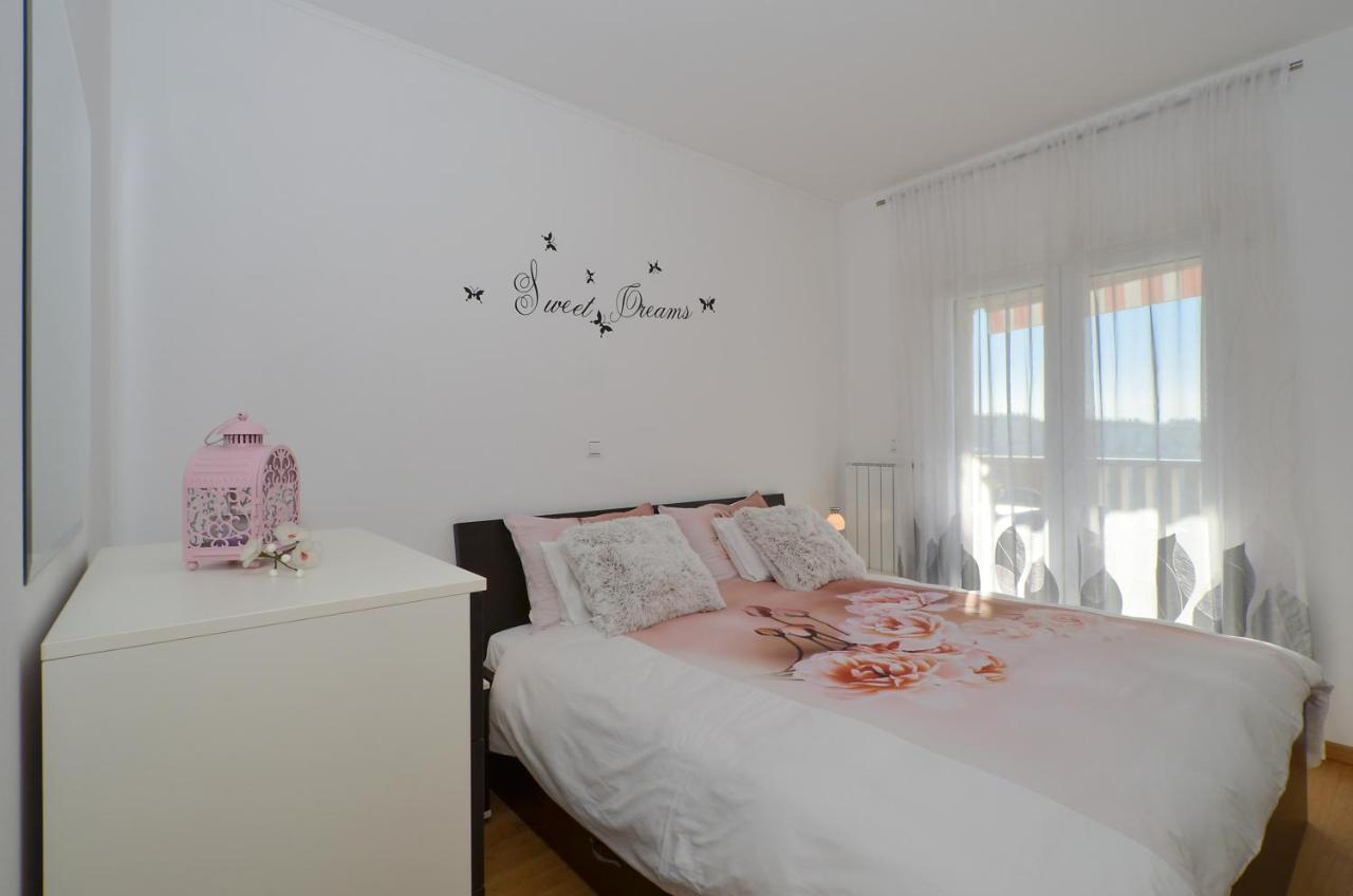 Apartmani Adela Солин Екстериор снимка