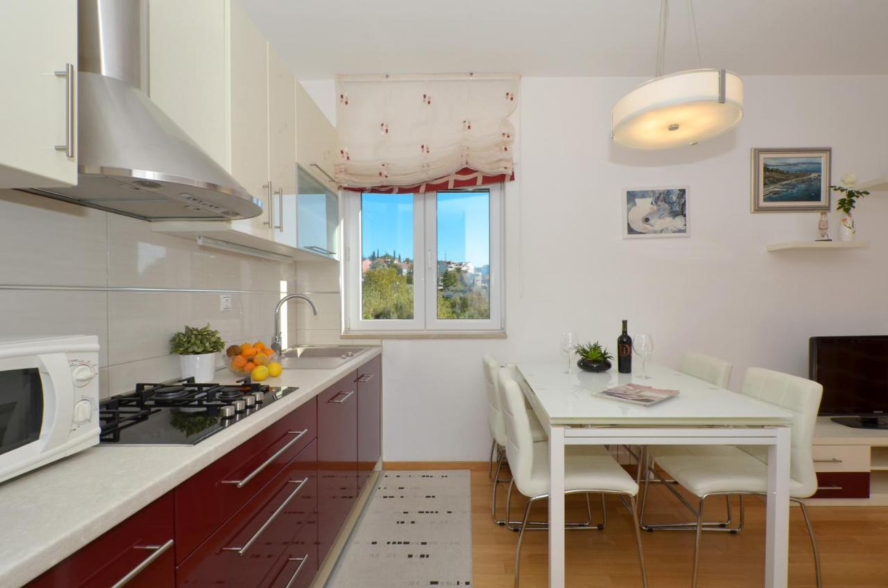 Apartmani Adela Солин Екстериор снимка