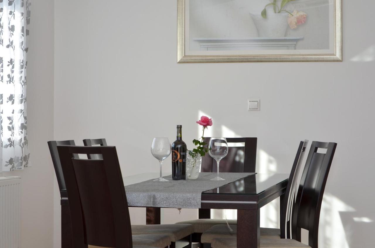 Apartmani Adela Солин Екстериор снимка