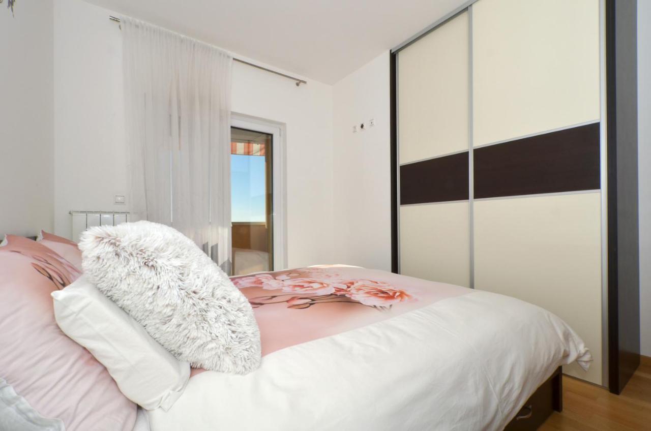 Apartmani Adela Солин Екстериор снимка