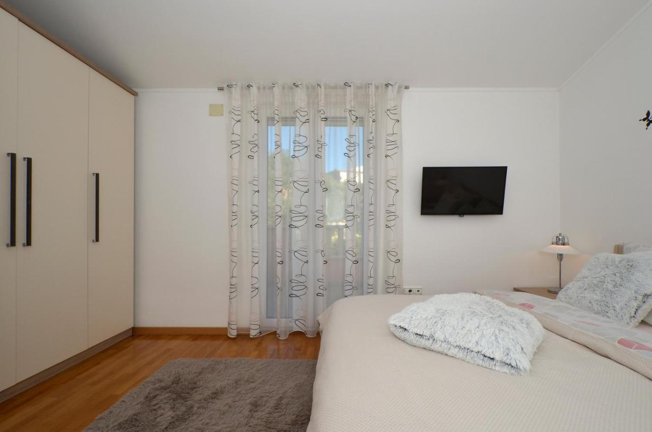 Apartmani Adela Солин Екстериор снимка