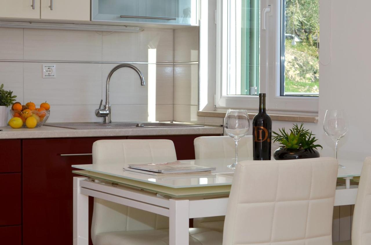 Apartmani Adela Солин Екстериор снимка