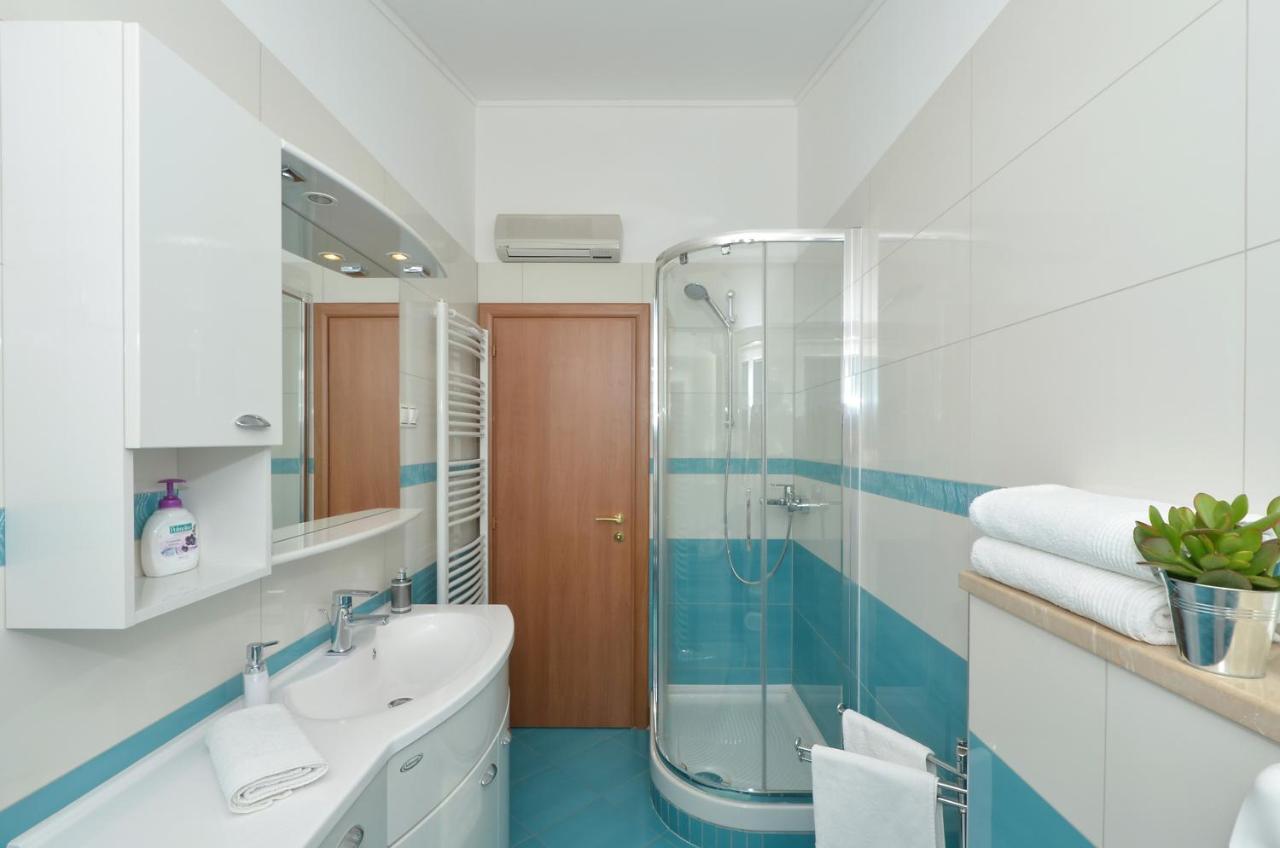 Apartmani Adela Солин Екстериор снимка