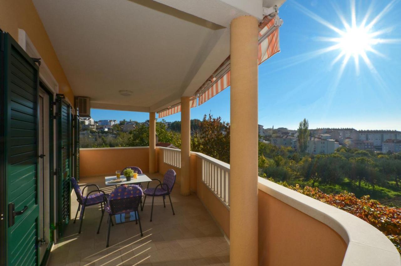Apartmani Adela Солин Екстериор снимка