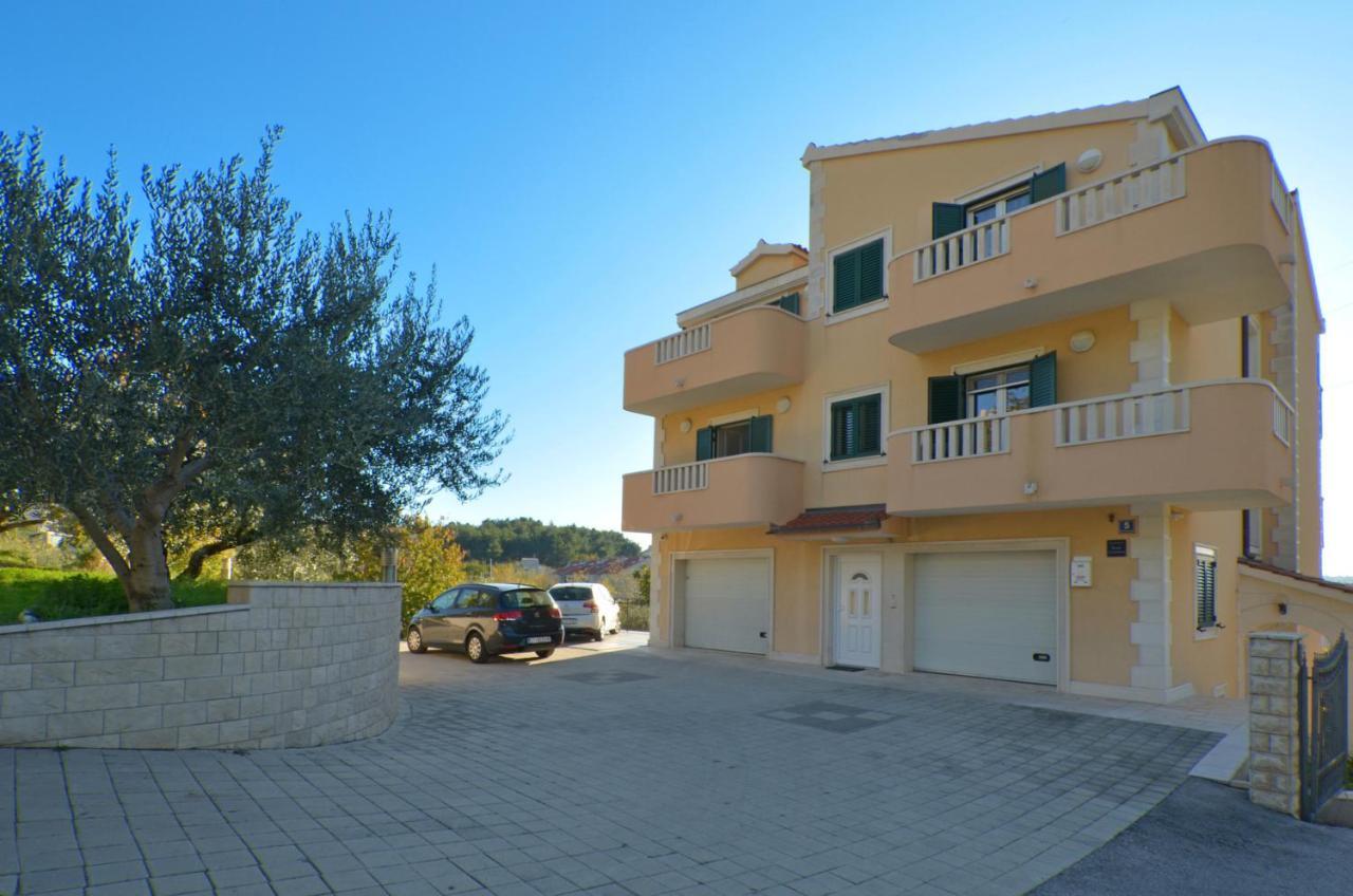 Apartmani Adela Солин Екстериор снимка