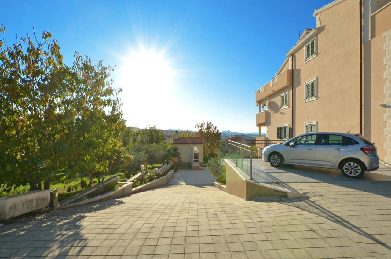 Apartmani Adela Солин Екстериор снимка